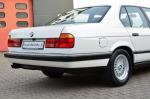 BMW 740i 1992 года (UK)